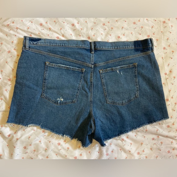 NWT Abercrombie and Fitch- High Rise 4 Inch Mom Short- Size 36/22 - Picture 6 of 12